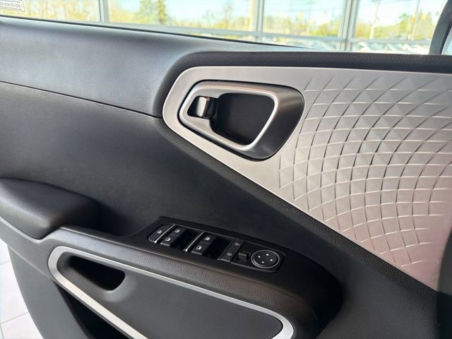 2025 Kia Soul LX - Photo 20
