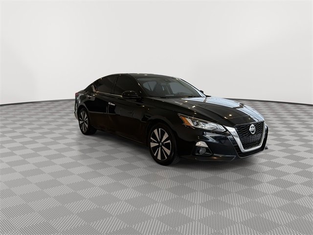 Used 2019 Nissan Altima SL with VIN 1N4BL4EV8KC225933 for sale in Miamisburg, OH