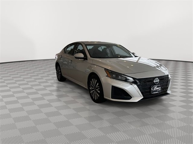 Used 2023 Nissan Altima SV with VIN 1N4BL4DV1PN385990 for sale in Miamisburg, OH