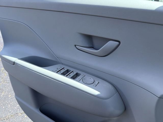 2025 Hyundai Kona SEL - Photo 21