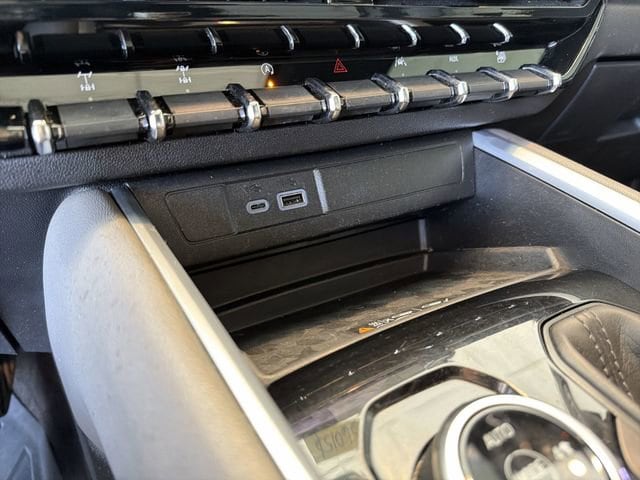 2025 Chevrolet Colorado ZR2 - Photo 27
