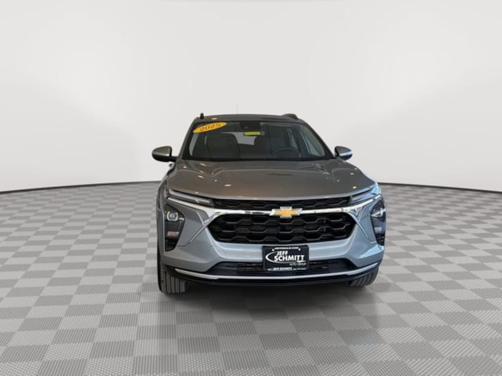 Certified 2025 Chevrolet Trax LT SUV
