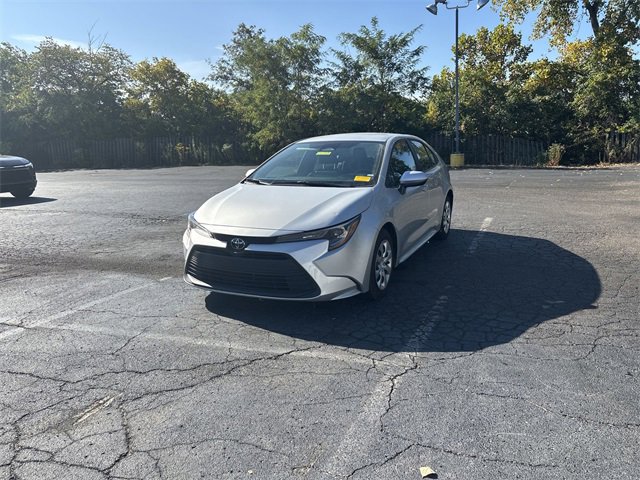 2023 Toyota Corolla LE photo 4