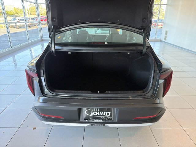2025 Kia K4 LXS - Photo 16