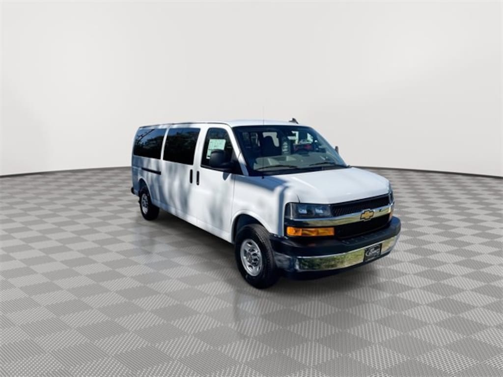 New 2025 Chevrolet Express Passenger 3500 1LT Van