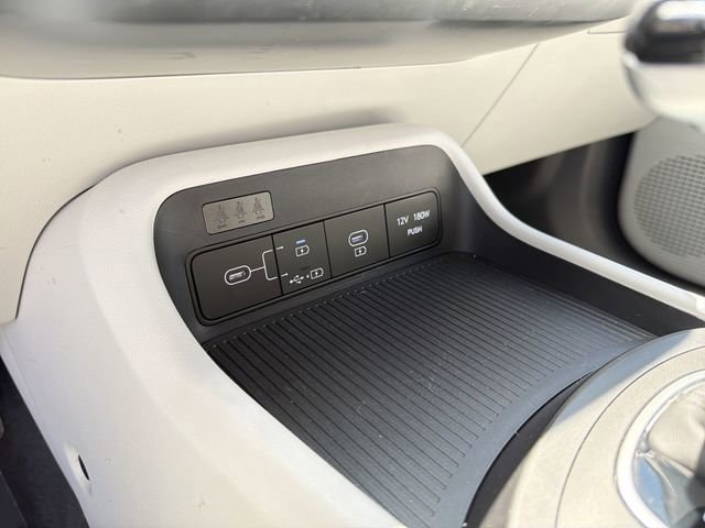 2025 Hyundai Kona SEL - Photo 25