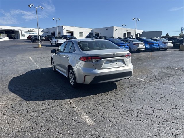 2023 Toyota Corolla LE photo 3