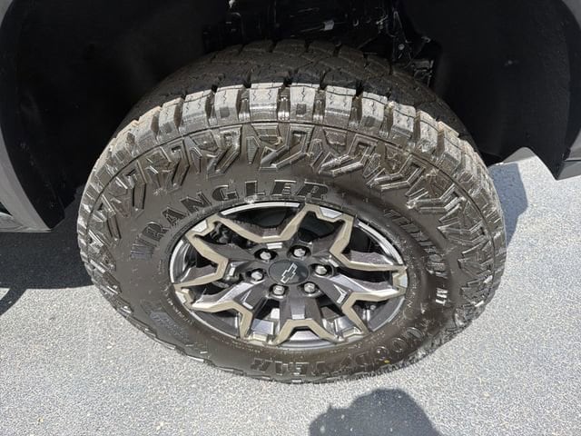 2026 Chevrolet Colorado ZR2 - Photo 14