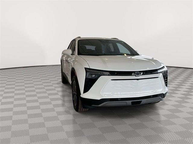 2025 Chevrolet Blazer EV photo 3