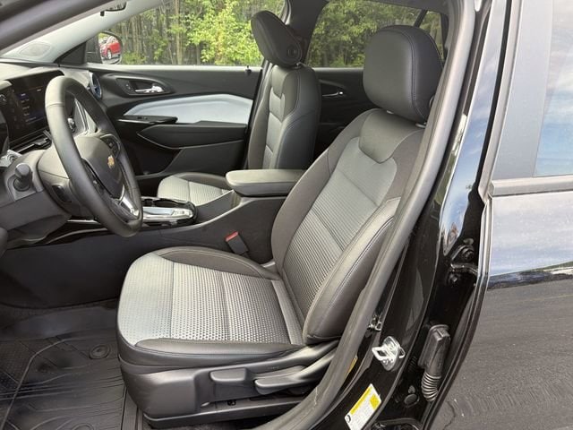 2025 Chevrolet Trax LT - Photo 19