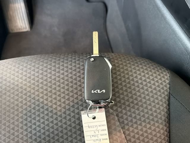 2025 Kia Soul LX - Photo 28