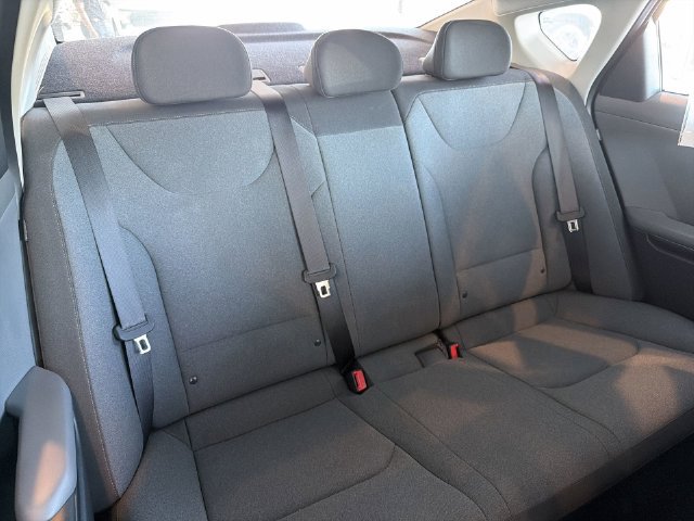 2025 Kia K4 LXS - Photo 17