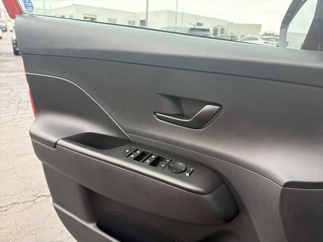 2025 Hyundai Kona SEL - Photo 21