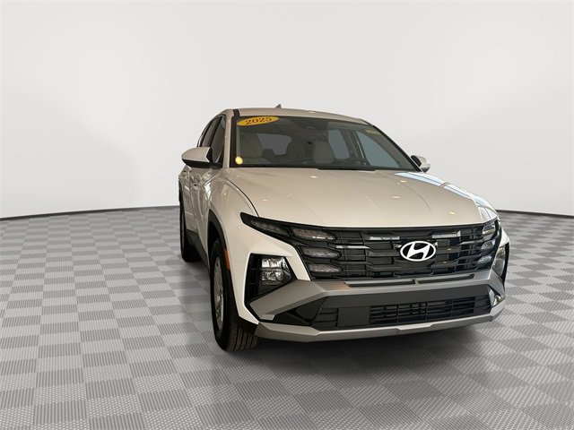 2025 Hyundai Tucson SE photo 3