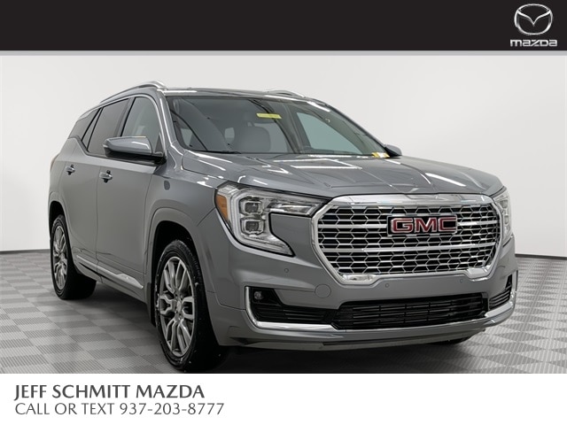 2023 GMC Terrain Denali's photo