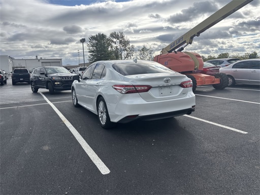 Used 2020 Toyota Camry XLE Sedan