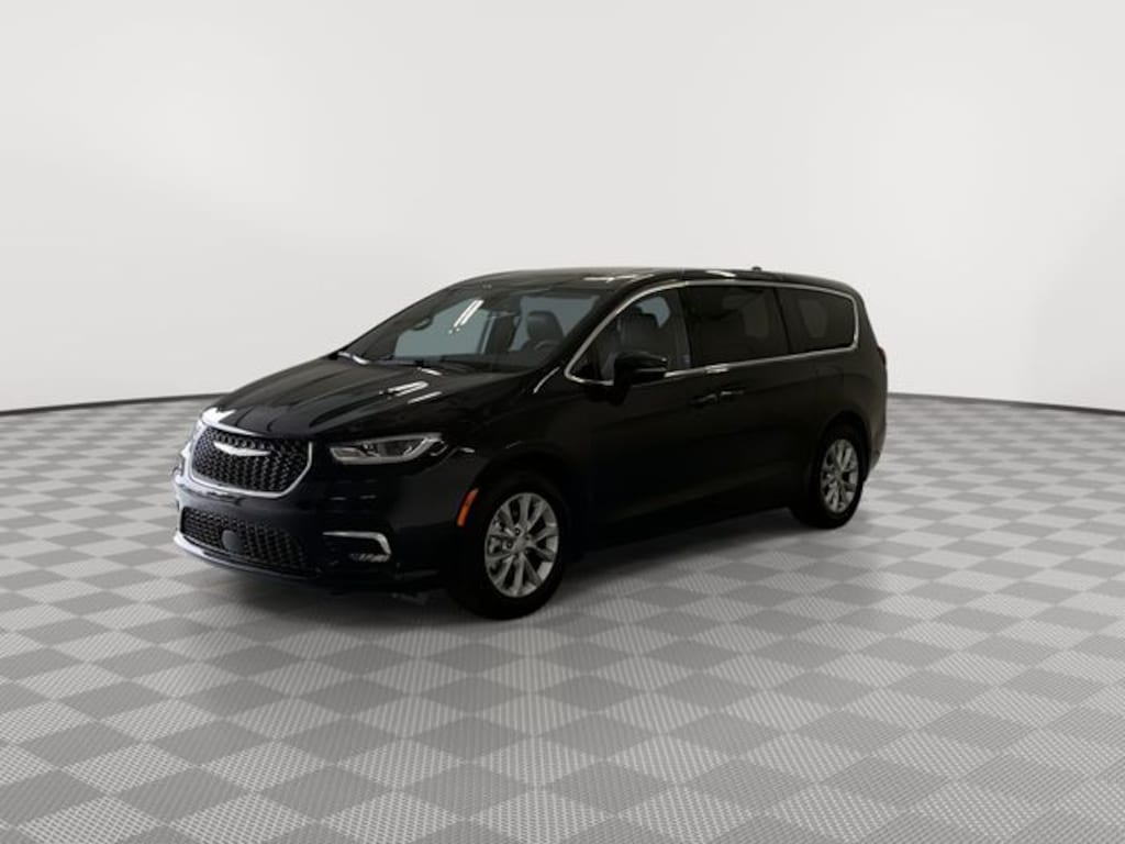 Used 2026 Chrysler Pacifica Limited Van Passenger Van