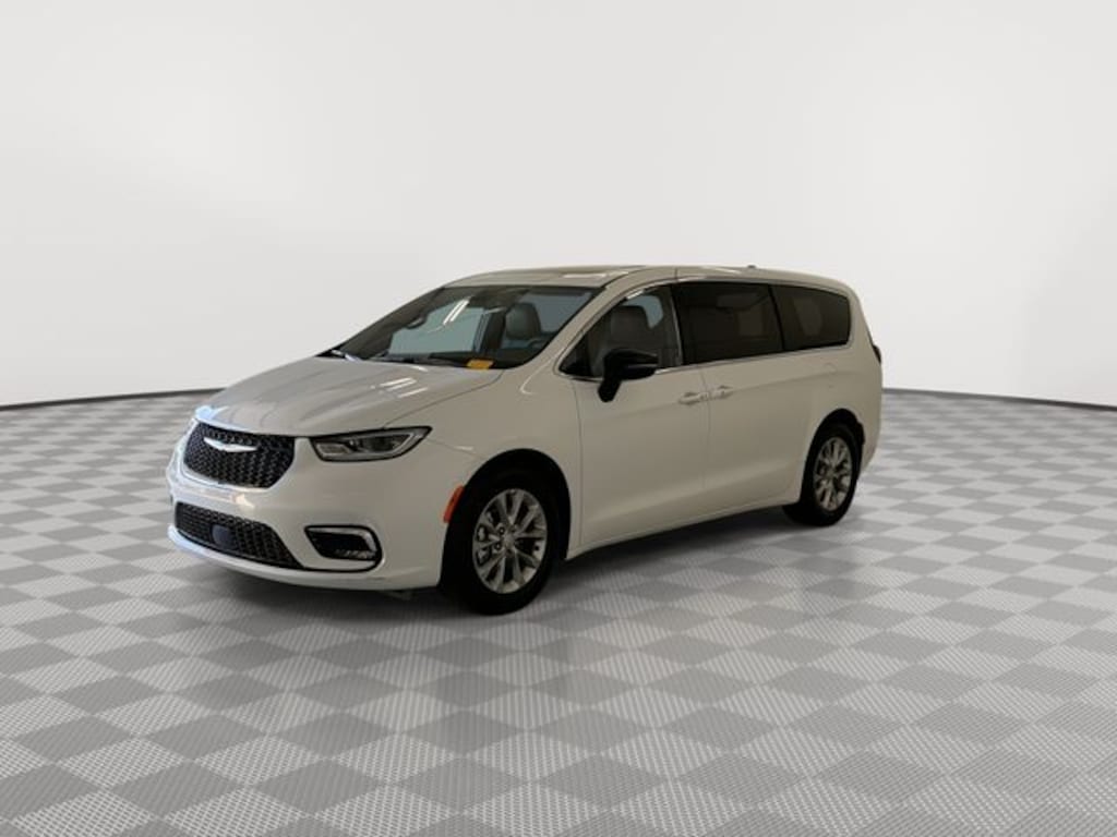Used 2026 Chrysler Pacifica Limited Van Passenger Van