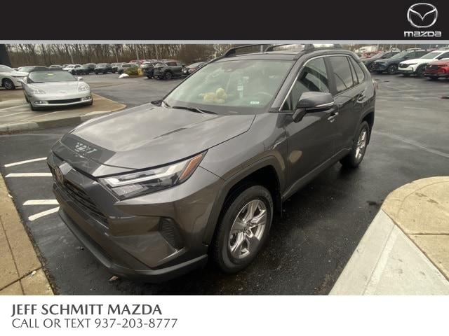 2022 Toyota RAV4 XLE's photo