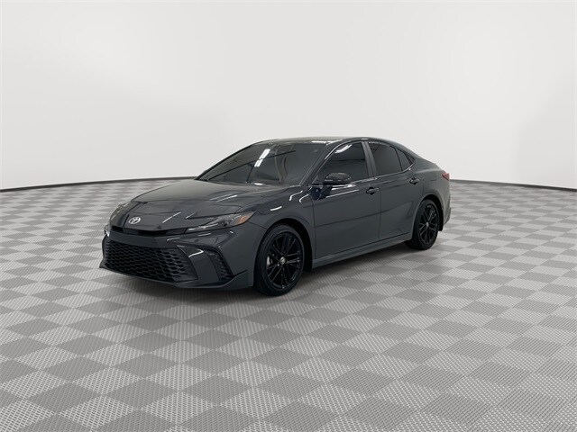 2025 Toyota Camry SE photo 4