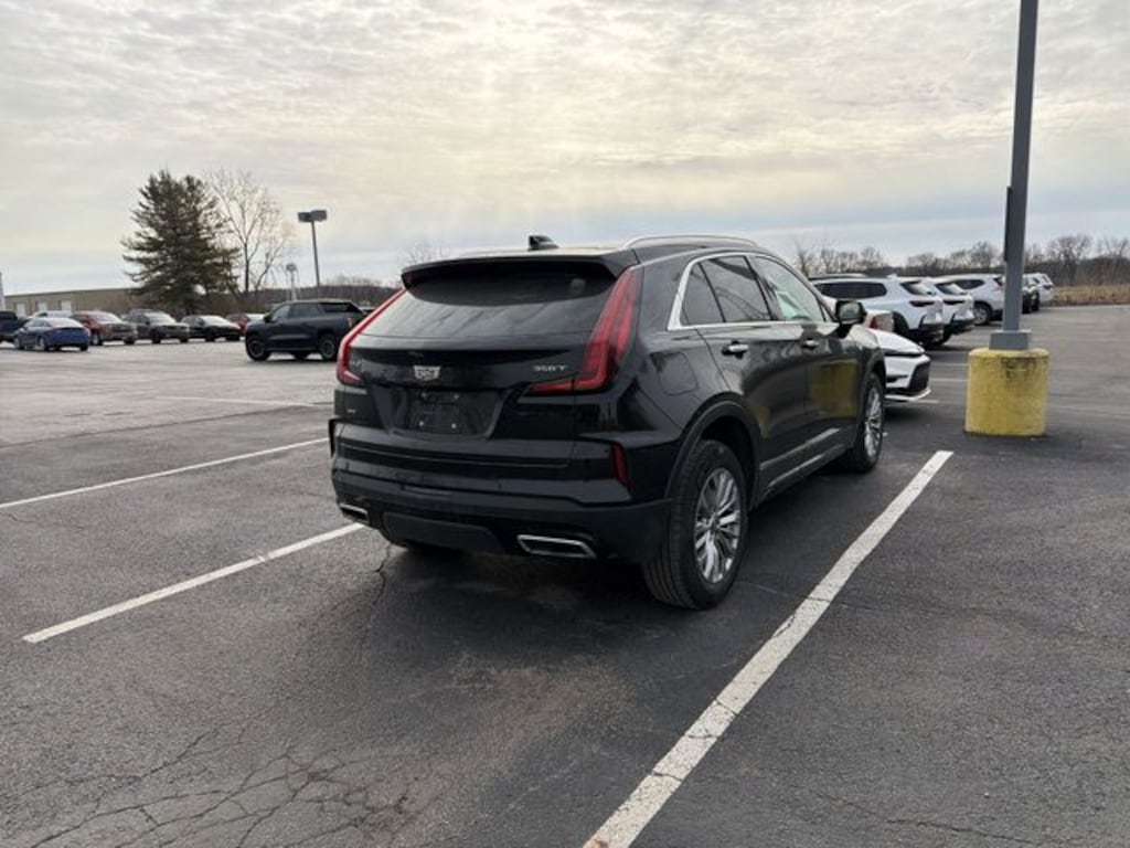 Used 2025 CADILLAC XT4 Premium Luxury SUV