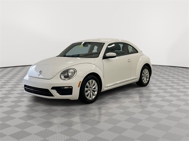 2019 Volkswagen Beetle S photo 4