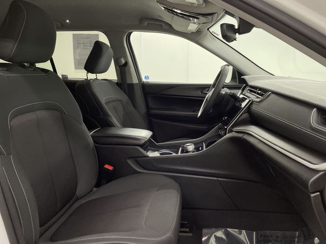 2024 Jeep Grand Cherokee Laredo - Photo 19