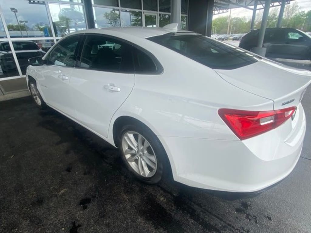 Used 2017 Chevrolet Malibu LT w/1LT Sedan