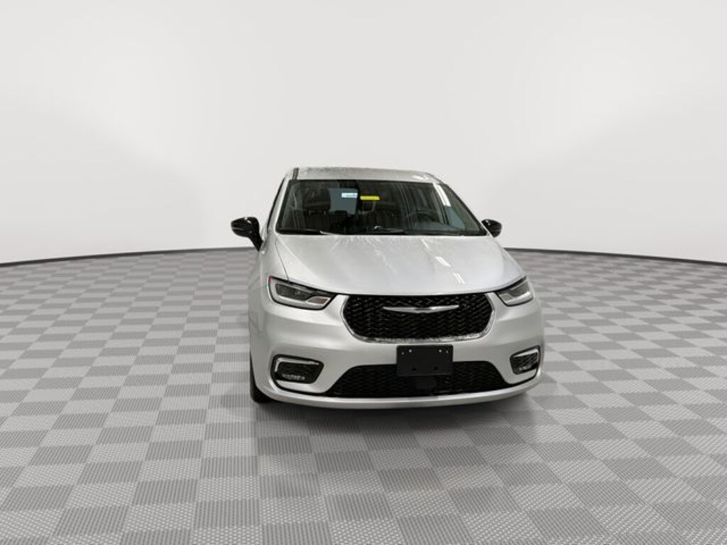 Used 2024 Chrysler Pacifica Touring L Van Passenger Van