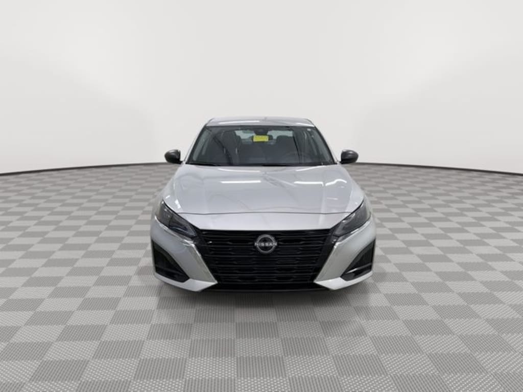 Used 2024 Nissan Altima 2.5 SV Sedan