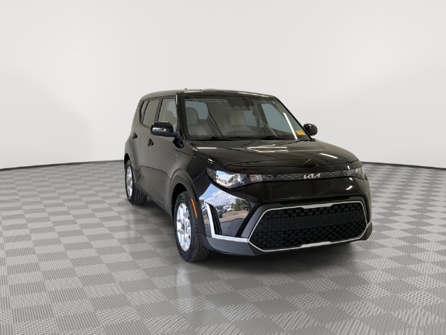 Used 2025 Kia Soul LX Hatchback