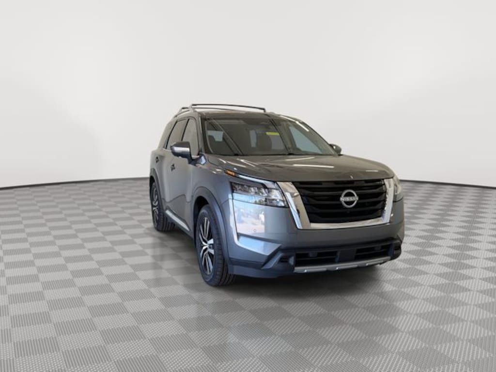 Used 2024 Nissan Pathfinder Platinum SUV