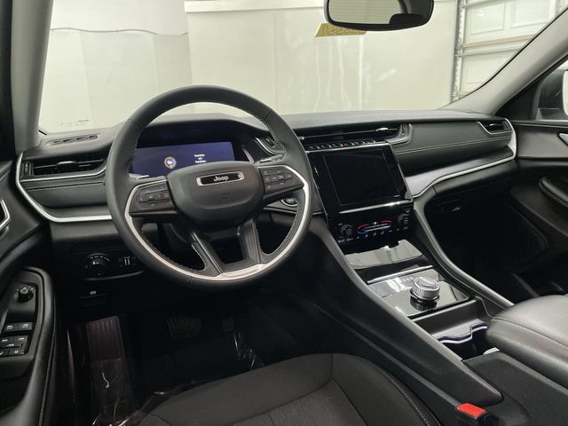 2024 Jeep Grand Cherokee Laredo - Photo 18