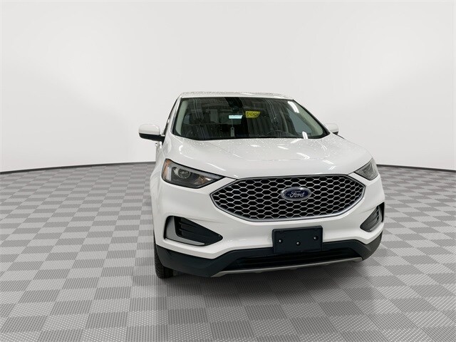 2023 Ford Edge SEL photo 3