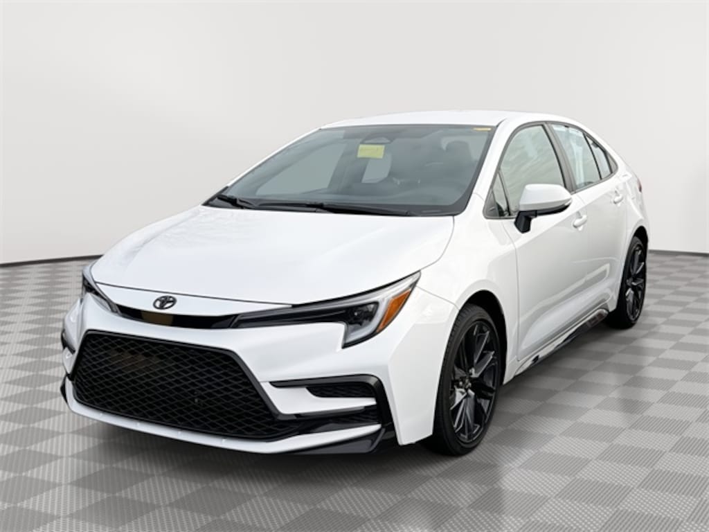 Used 2025 Toyota Corolla SE Sedan