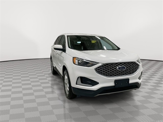 2023 Ford Edge SEL photo 2