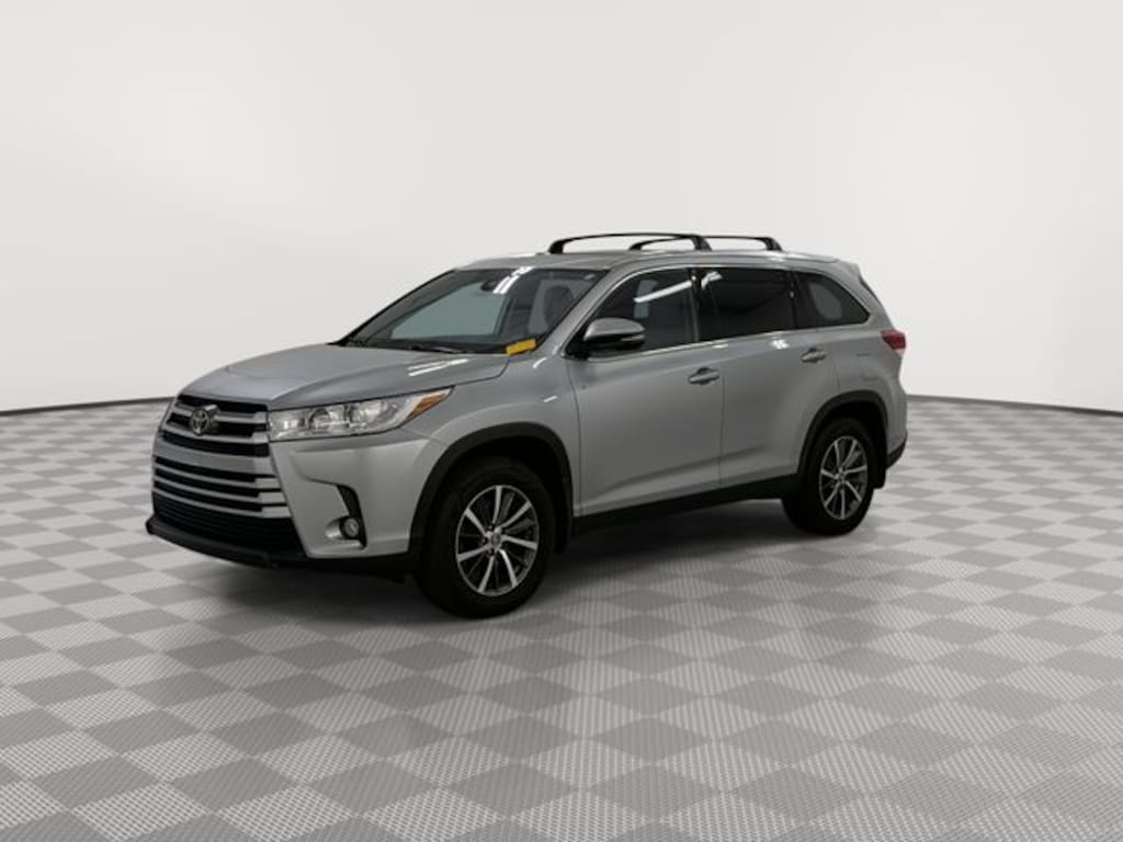 Used 2019 Toyota Highlander XLE V6 SUV