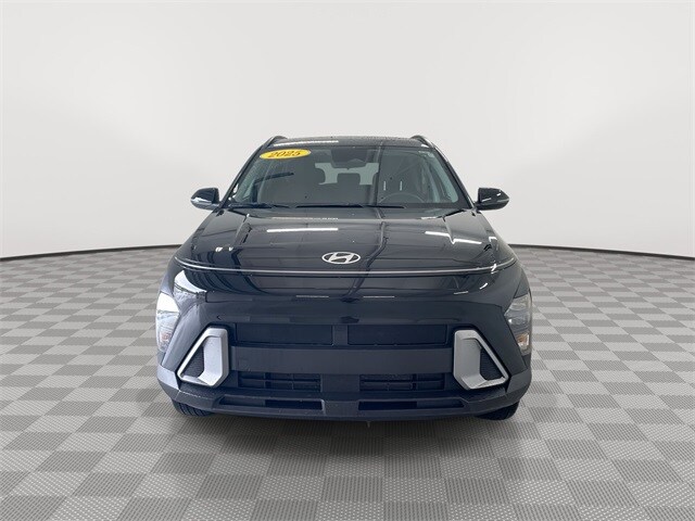 2025 Hyundai Kona SEL photo 3