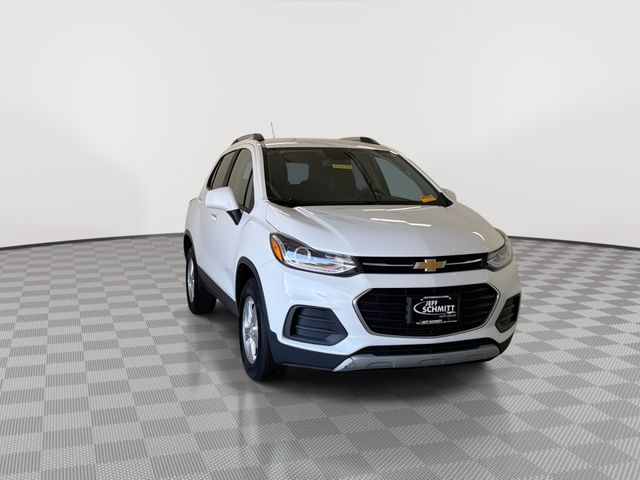 Used 2021 Chevrolet Trax LT with VIN KL7CJPSB2MB331557 for sale in Beavercreek, OH