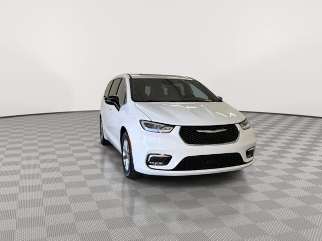 Used 2026 Chrysler Pacifica Limited Van Passenger Van