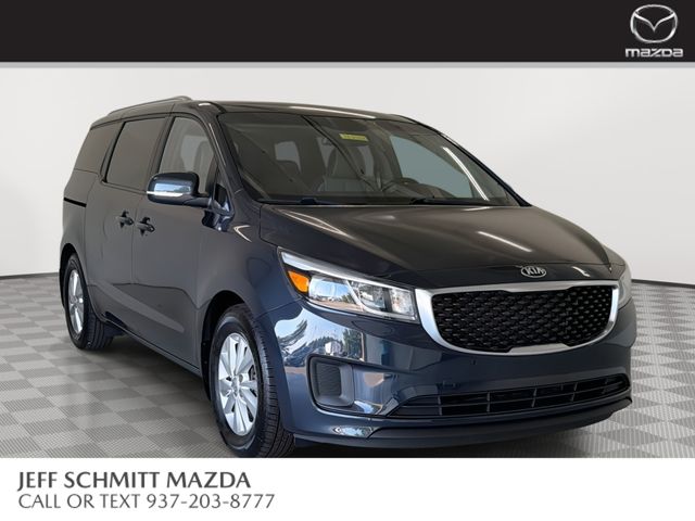 2017 Kia Sedona LX's photo