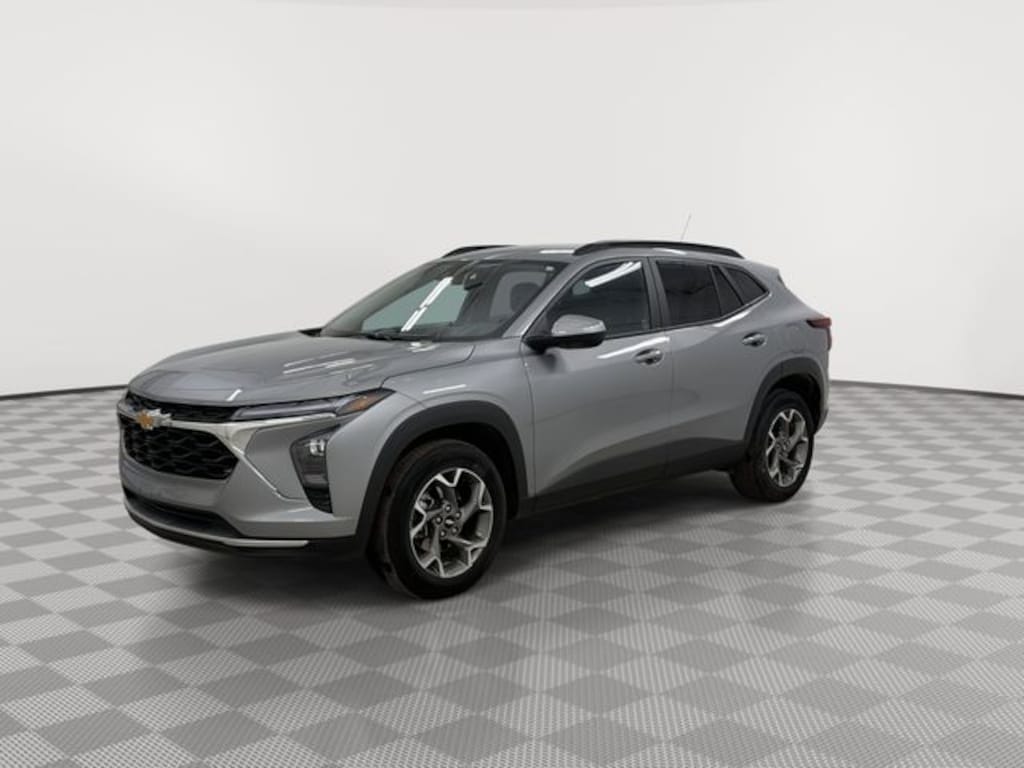 Used 2025 Chevrolet Trax LT SUV