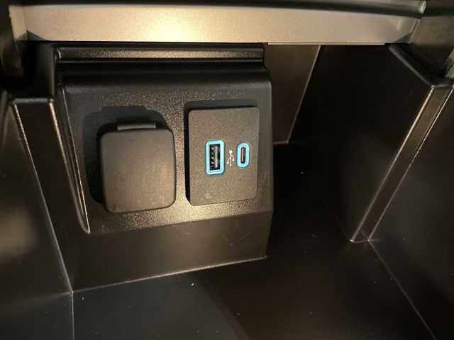 2022 Ford Explorer XLT - Photo 28