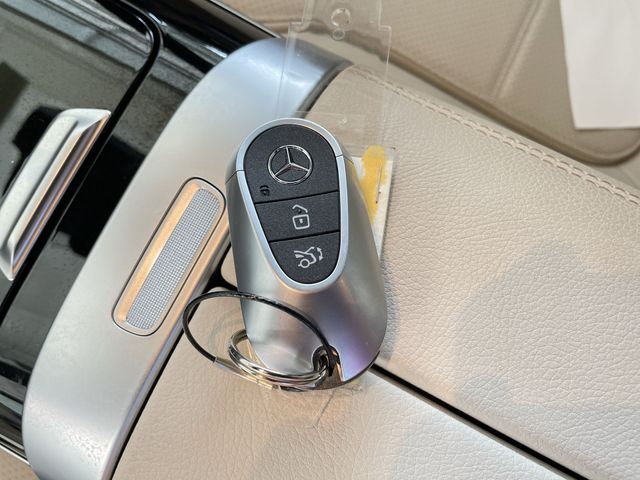 2025 Mercedes-Benz GLC Base - Photo 31