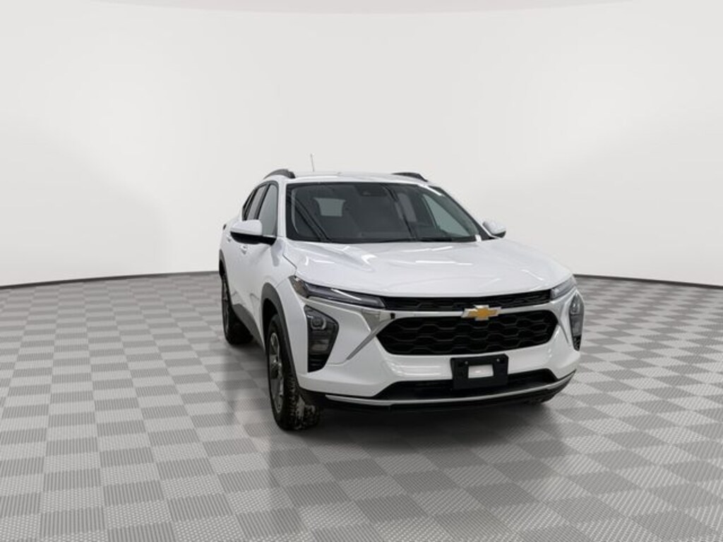 Used 2025 Chevrolet Trax LT SUV