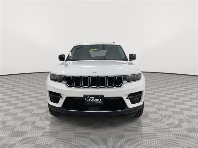 2024 Jeep Grand Cherokee Laredo photo 4