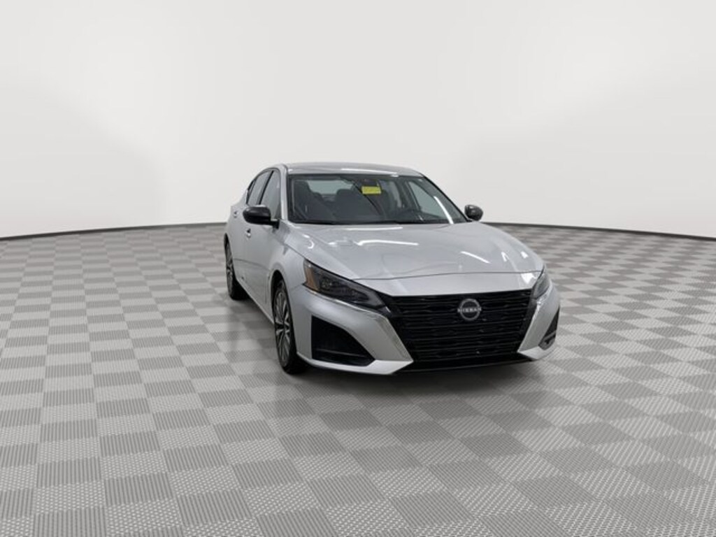 Used 2024 Nissan Altima 2.5 SV Sedan