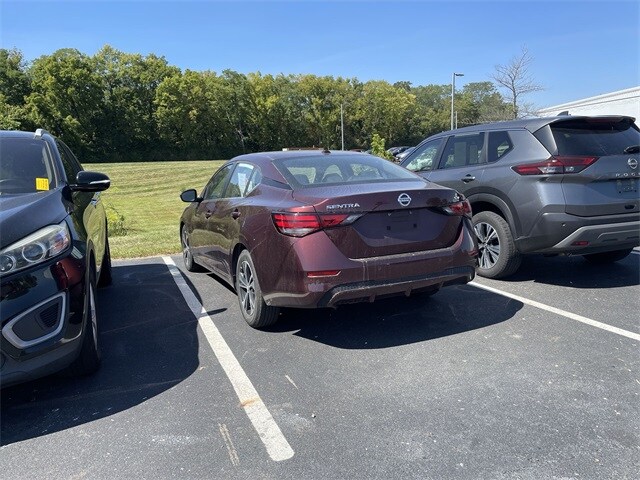 2023 Nissan Sentra SV photo 3