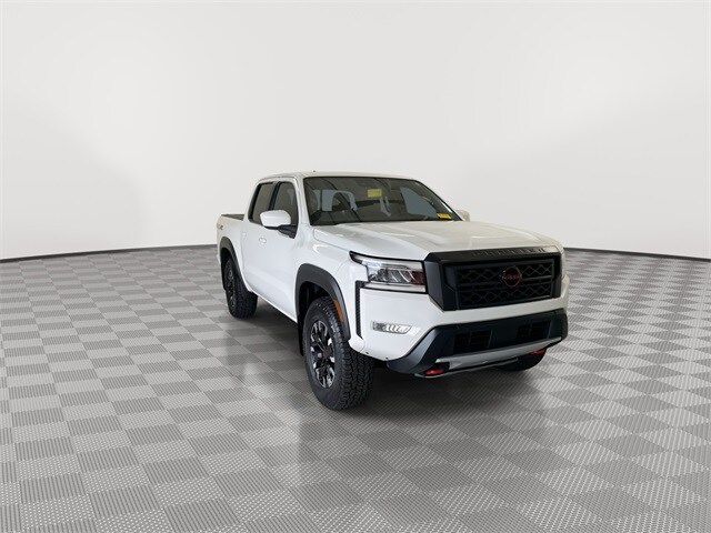 2022 Nissan Frontier PRO-4X photo 2