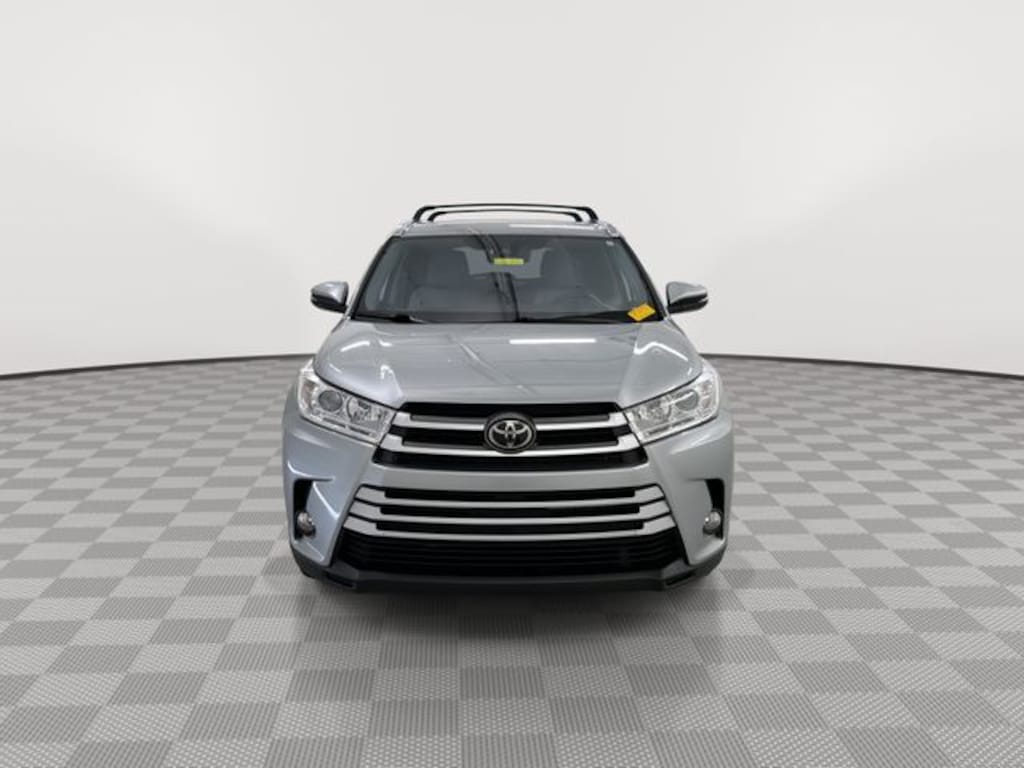 Used 2019 Toyota Highlander XLE V6 SUV
